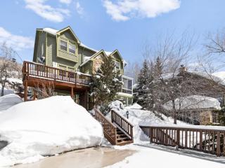 5BR with Hot Tub Minutes to Ski Resort! - 0