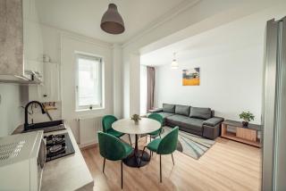 Amazing Cozy and Lovely Studios and Apartments Q Residence Iasi - Iaşi - 3