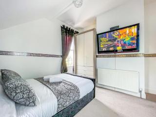 *RD9bC* For your most relaxed & Cosy stay + Free Parking + Free Fast WiFi * - 0