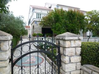 Apartments Bilava - Betina - 1