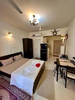 Good Stay Pool view stylish Studio Apartment,6km from Airport, 307 - Dabolim - 8