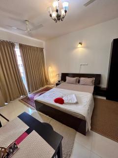 Good Stay Pool view stylish Studio Apartment,6km from Airport, 307 - Dabolim - 6