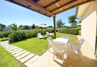 Residence with swimming pool in Mazzanta just 600 meters from the beach - 4