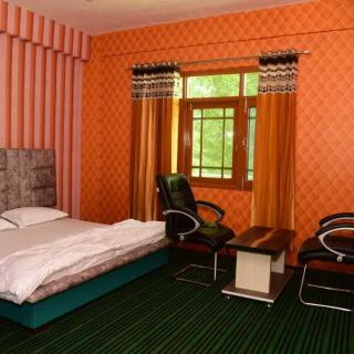 Hotel O Graceland - Srinagar - 9