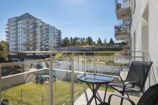 Modern Apartment with Balcony by Noclegi Renters - Gdańsk - 7