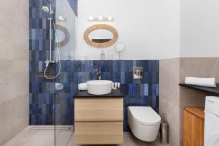 Modern Apartment with Balcony by Noclegi Renters - 2