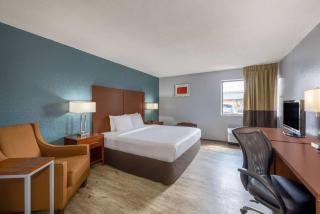 Travelodge by Wyndham Brooklyn Center - Brooklyn Center - 1
