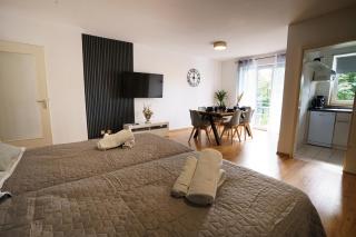 ImmoStay #2 -Moderne Wohnung mit zwei Balkonen, WLAN & Parkmöglichkeit - Stuhr - 8