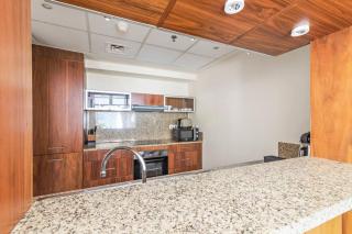 StoneTree - Elegant 1 BR with partial view of canal - Dubai - 2