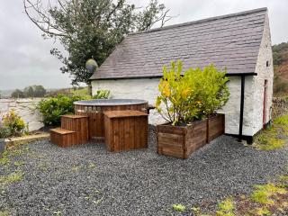 Tosses Cottage - Secluded cottage with hot tub - Newry - 8