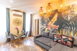 Jungle Apartment with 2 Bathrooms - Budapest - 0
