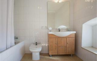 Gorgeous Home In El Masroig With Wifi - Masroig - 9
