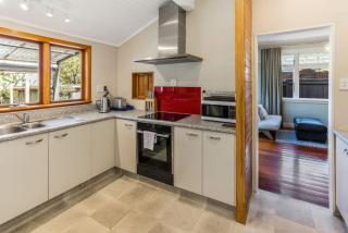 Charming Character Bungalow in Khandallah - 9