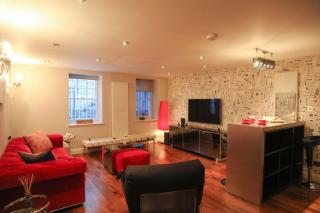 The London Nest: 2BR City Haven - 2