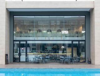 Cosy 2 Bed at Embassy Gardens - 9