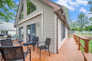 Large Lake House on Gun Lake - 9