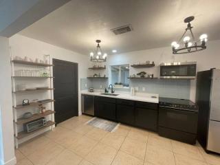 *Msg for 5%off*2Bed1Bath KingBeds House MidtownPHX - 9