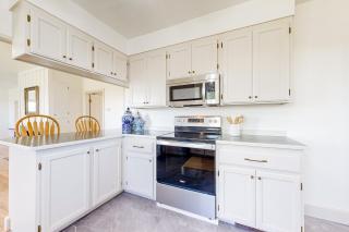 The Farmhouse Cottage - Burley - 3