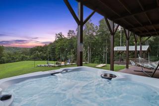 Murphy Cabin with Hot Tub, Fire Pit and Mountain Views - Turtletown - 9