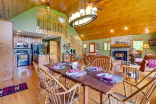 Murphy Cabin with Hot Tub, Fire Pit and Mountain Views - Turtletown - 8