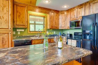 Murphy Cabin with Hot Tub, Fire Pit and Mountain Views - Turtletown - 1