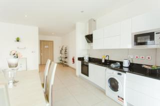 Accra Luxury Apartments @ Pine Court - Cantonments - 2