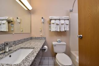 Quality Inn Coralville - Iowa River Landing - Coralville - 7