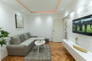 Golden Apartment - 3