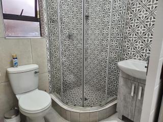 Clear Corner Suites - East London - 9