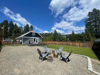 ALASKA - Roslyn Retreat RV Parking with Snowmobile, Hiking, Near Downtown - Roslyn - 3