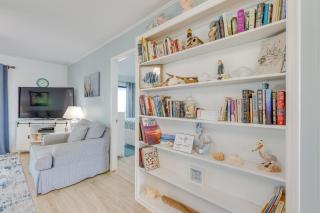 Waterfront Dauphin Island Home with Deck and Boat Dock - Dauphin Island - 4