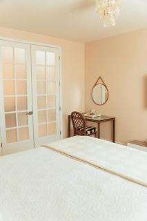 Tropical Paradise 3.5 BD/3BA Villa 10-Min to Beach - 9