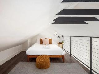 The Loft @ Columbus Center - 3