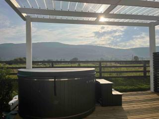 Castle View Chalet by Clonlum Cottages - 9
