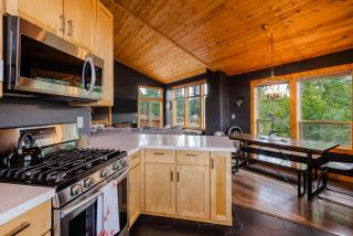 The Modern Moose Lodge - Truckee - 2
