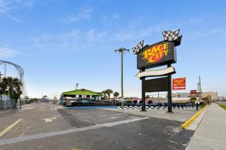 Sunny Beach by Book That Condo - Panama City Beach - 5