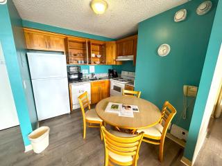 Royal Kuhio 2304 - Spacious Studio with Stunning Mountain Views In the Heart of Waikiki! - Honolulu - 4