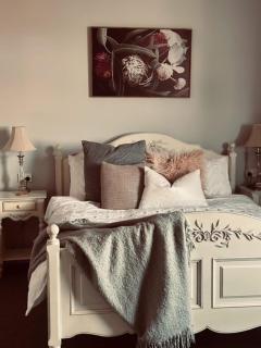 Number 10 -Queen Room with b/fast - Stanley - 0