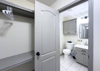 Chic, Quiet 2BR 2BA Near Shops & Restos! - 9