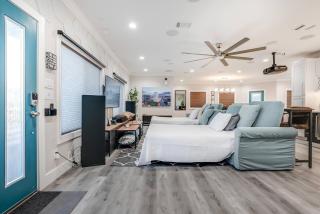 Luxury 6BR/5BA + Hot Tub near DT - San Antonio - 7