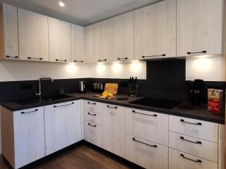 Charmant appartement rénové, cosy, pour 4 pers., exposé sud, skis aux pieds, proche commerces - FR-1-545-43 - 0