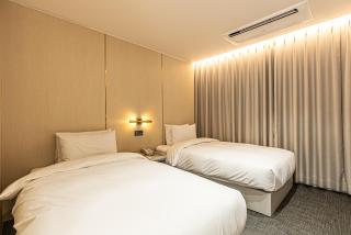 Hotel The Grang Seogwipo - Seogwipo - 1