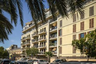 Vibrant 2BR apt with Mamad and Balcony 5-min from the Beach by Sea N' Rent - Tel Aviv - 2