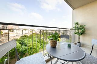 Vibrant 2BR apt with Mamad and Balcony 5-min from the Beach by Sea N' Rent - Tel Aviv - 7