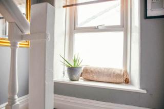 Quirky 2-bed flat w/ parking central Kingsbridge - 1