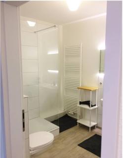 HOMEFY OLDTOWN APARTMENT - 6 people - 2 bath - balcony - top location - Düsseldorf - 5