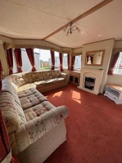 Wonderful 8 Berth Caravan At Seawick Holiday Park In Clacton-On-Sea Ref 27077R - Clacton-on-Sea - 8