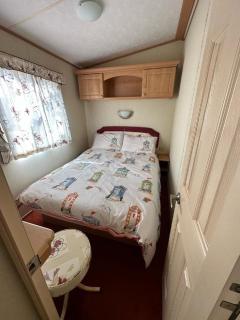 Wonderful 8 Berth Caravan At Seawick Holiday Park In Clacton-On-Sea Ref 27077R - Clacton-on-Sea - 2
