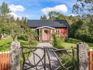 Holiday Home Bredasjö by Interhome - Gnitteryd - 0