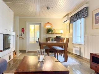 Holiday Home Isopehtoori by Interhome - Hirsjärvi - 2